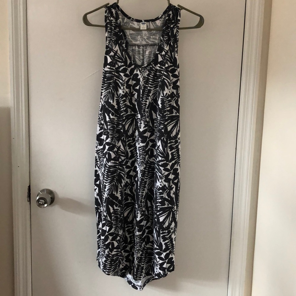 Black and white wide arm dress